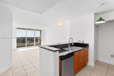 3232 Coral Way #905, Miami, FL 33145