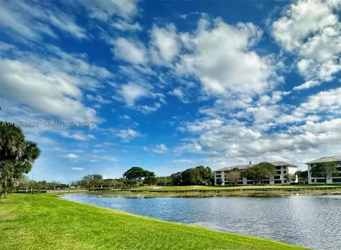 1520 Whitehall Dr #101, Davie, FL 33324