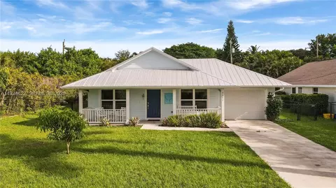 9155 SE Athena St, Hobe Sound, FL 33455