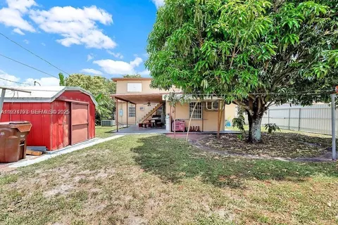 Exterior - 911 E 9th Pl, Hialeah, FL 33010 photo 3 of 7