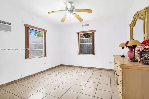 Bedroom - 911 E 9th Pl, Hialeah, FL 33010 photo 4 of 7