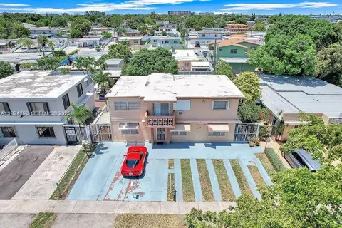 View/Area - 911 E 9th Pl, Hialeah, FL 33010 photo 2 of 4