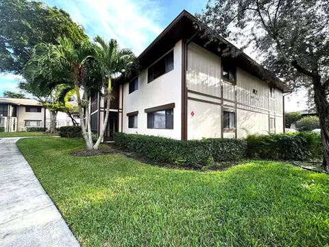 9530 N Belfort Cir #108, Tamarac, FL 33321