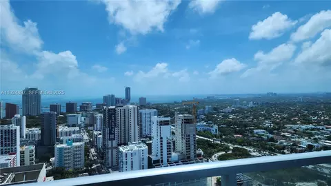 185 SW 7th St #3814, Miami, FL 33130