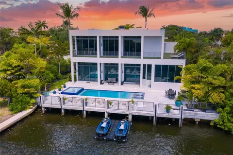 2700 NE 18th St, Fort Lauderdale, FL 33305