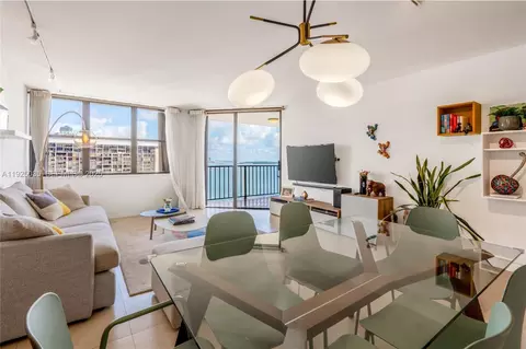 1925 Brickell Ave #D2006, Miami, FL 33129