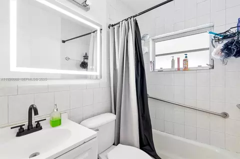 Bath - 355 W 54th St, Hialeah, FL 33012 photo 2 of 3