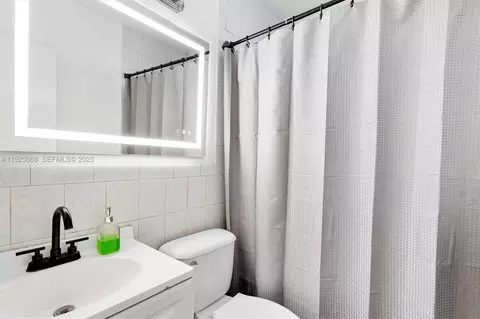 Bath - 355 W 54th St, Hialeah, FL 33012 photo 3 of 3