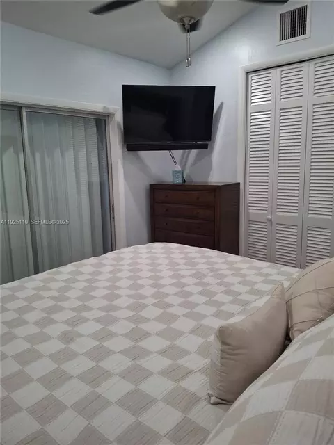 Bedroom - 29 Bonefish Ave, Key Largo, FL 33037 photo 4 of 6