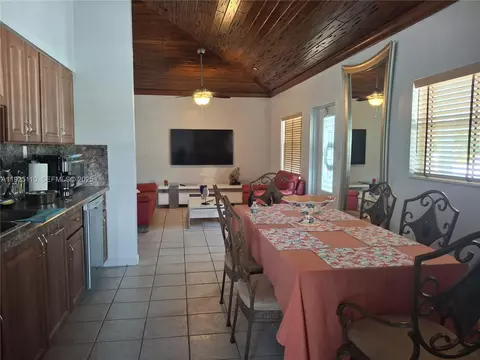 Dining - 29 Bonefish Ave, Key Largo, FL 33037 photo 2 of 2