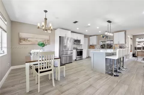 8831 NW 11th St, Pembroke Pines, FL 33024
