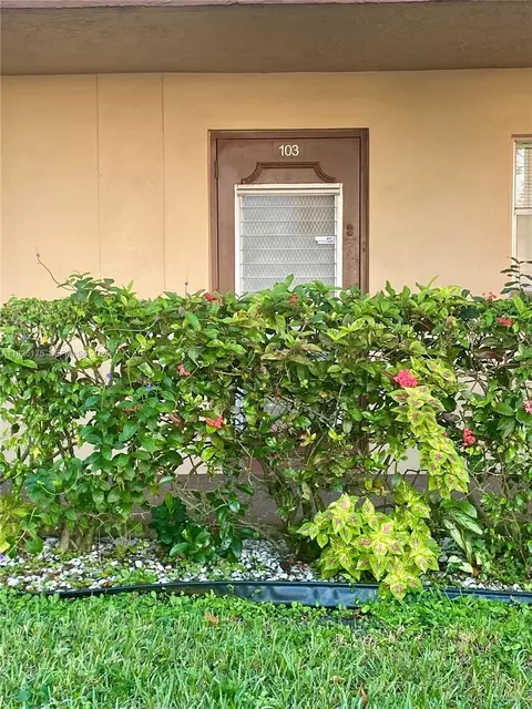 9261 Sunrise Lakes Blvd #103, Sunrise, FL 33322