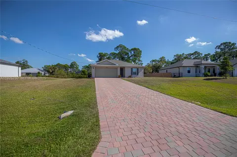 6058 S Moss Cir, Labelle, FL 33935