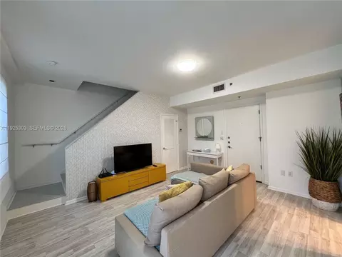 1614 Pennsylvania Ave #2I, Miami Beach, FL 33139