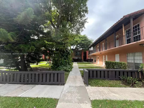 10788 N Kendall Dr #D24, Miami, FL 33176