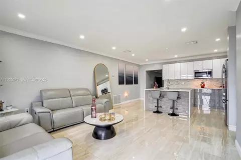 631 E 53rd St, Hialeah, FL 33013