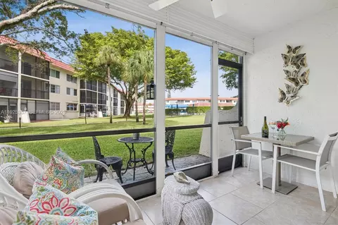 9511 N Hollybrook Lake Dr #108, Pembroke Pines, FL 33025