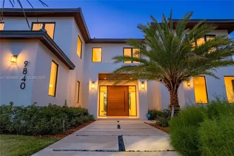 9840 SW 73rd Ct, Pinecrest, FL 33156