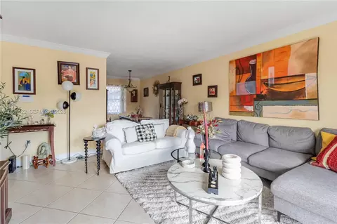8475 SW 94th St #217E, Miami, FL 33156