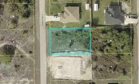 765 Bianca Ave S, Lehigh Acres, FL 33974
