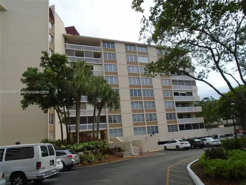 6921 Environ Blvd #4P, Lauderhill, FL 33319
