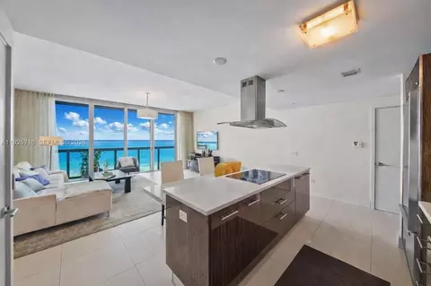 6899 Collins Ave #1801, Miami Beach, FL 33141