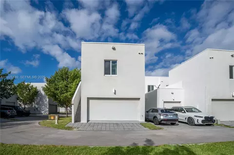6611 NW 102nd Path, Doral, FL 33178