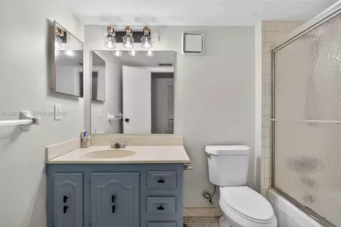 Bath - 370 E Laurel Dr #6E, Margate, FL 33063 photo 2 of 2