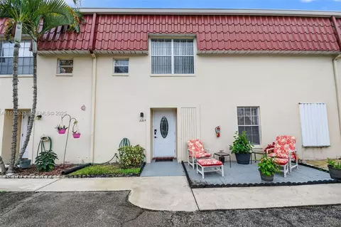 820 Salem Ln #B, Lake Worth, FL 33467