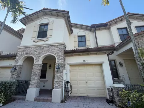 9820 NW 88th St, Doral, FL 33178