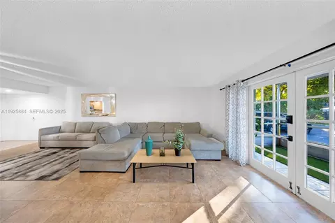 7554 Stirling Rd #102, Hollywood, FL 33024