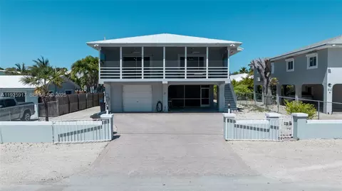 81 Marina Ave, Key Largo, FL 33037