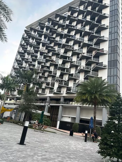 5252 NW 85th Ave #706, Doral, FL 33166