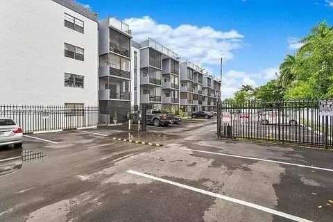 13500 NE 3rd Ct #205, North Miami, FL 33161
