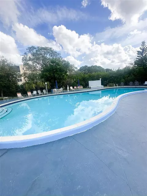 2860 Somerset Dr #400K, Lauderdale Lakes, FL 33311
