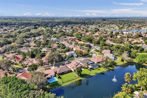 3071 Perriwinkle Cir, Davie, FL 33328
