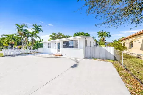 4660 E 4th Ave, Hialeah, FL 33013