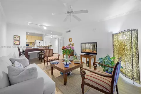 2665 SW 37th Ave #202, Miami, FL 33133