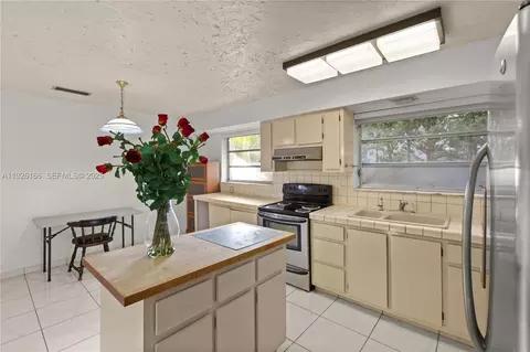 Kitchen - 612 Minorca Ave, Coral Gables, FL 33134 photo 5 of 5
