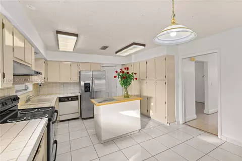 Kitchen - 612 Minorca Ave, Coral Gables, FL 33134 photo 2 of 5