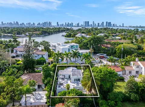 2729 N Bay Rd, Miami Beach, FL 33140