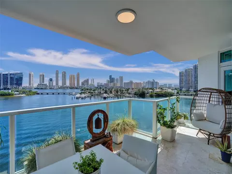 3201 NE 183rd St #704, Aventura, FL 33160