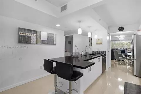 900 SW 142nd Ave #306L, Pembroke Pines, FL 33027