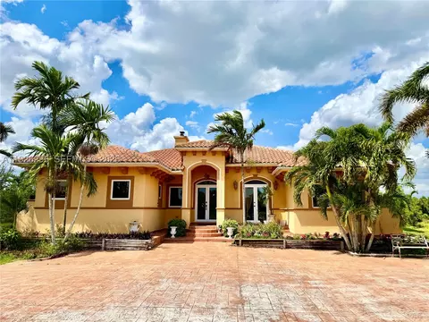 20401 SW 184th St, Miami, FL 33187