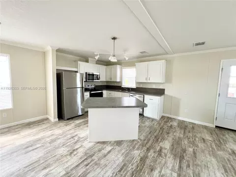 3210 Royal Palm Ct, Fort Lauderdale, FL 33312
