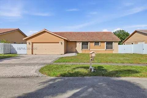9111 S Lake Miramar Cir, Miramar, FL 33025