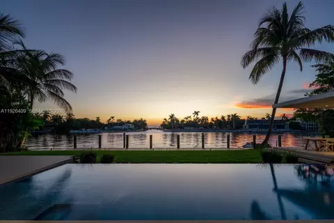 6480 Allison Rd, Miami Beach, FL 33141