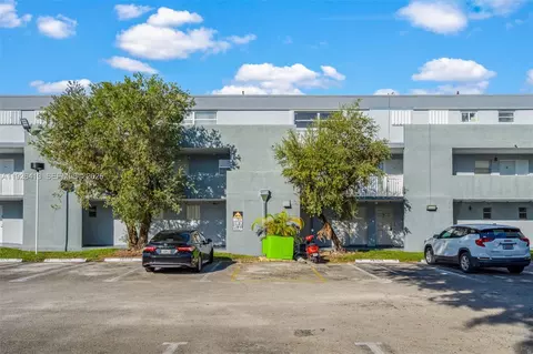9371 Fontainebleau Blvd #I112, Miami, FL 33172