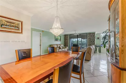 1100 Saint Charles Pl #310, Pembroke Pines, FL 33026