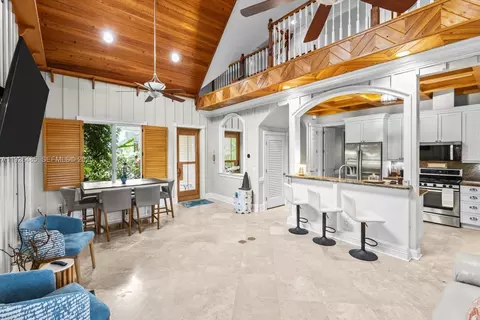 9066 SE Athena St, Hobe Sound, FL 33455